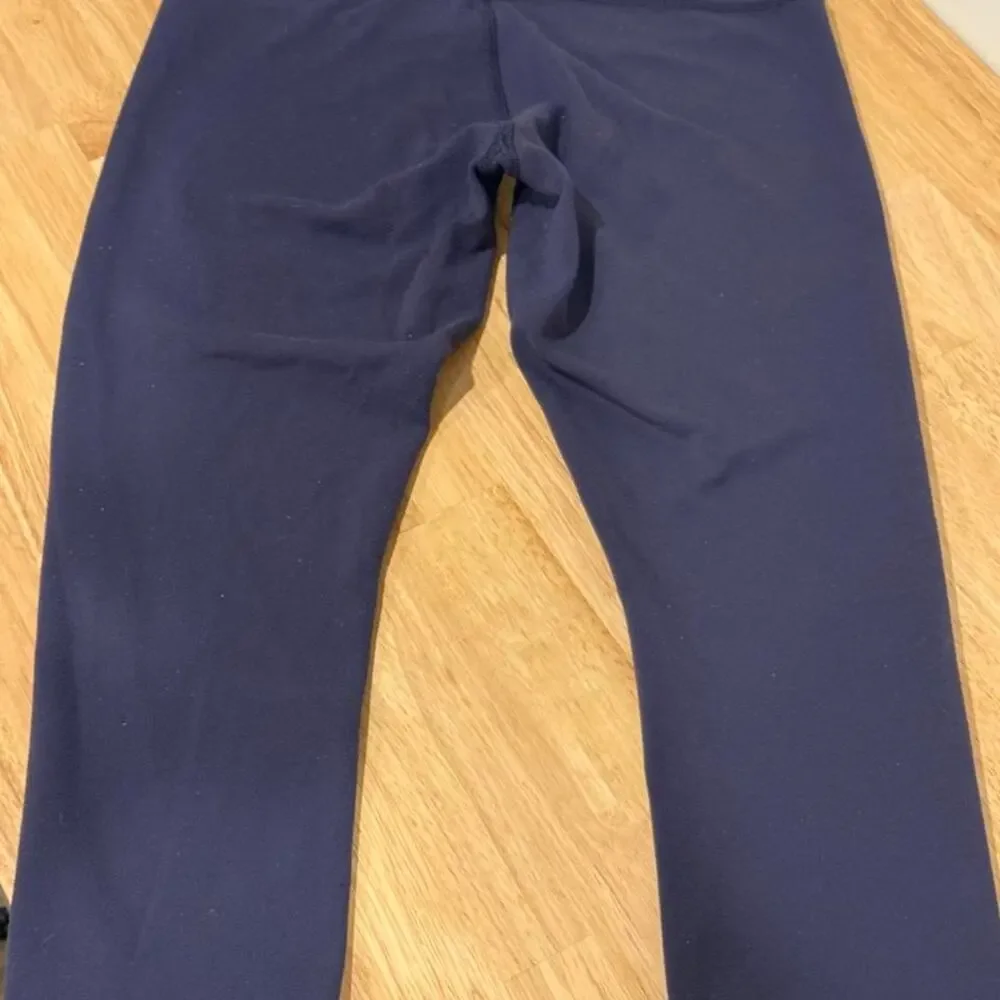 Lululemon Reversible Crop Leggings Size 6 Black Navy Yoga Pants Reversible
